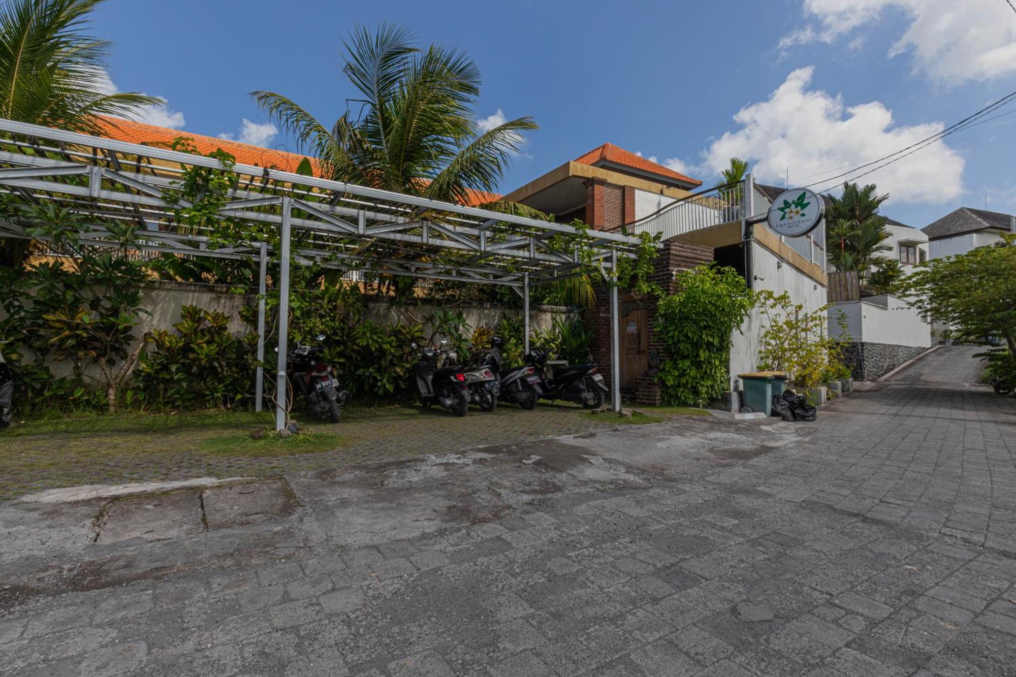 Frangipani House And Spa By Ecommerceloka Canggu Εξωτερικό φωτογραφία